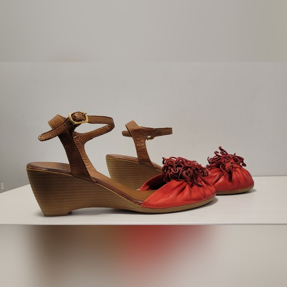 Bueno Genuine Leather Wedges, Very Comfortable and Cute, Size 37 - Picture 5 of 7